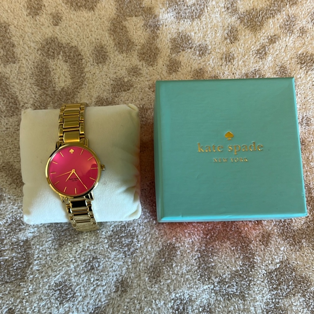 Beautiful kate spade watch! Worn 2 times!